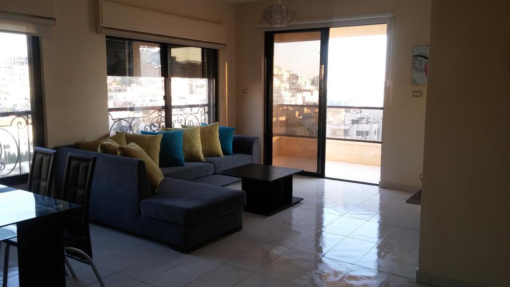 Cozy Dair Ghbar Apartment Amman Eksteriør billede