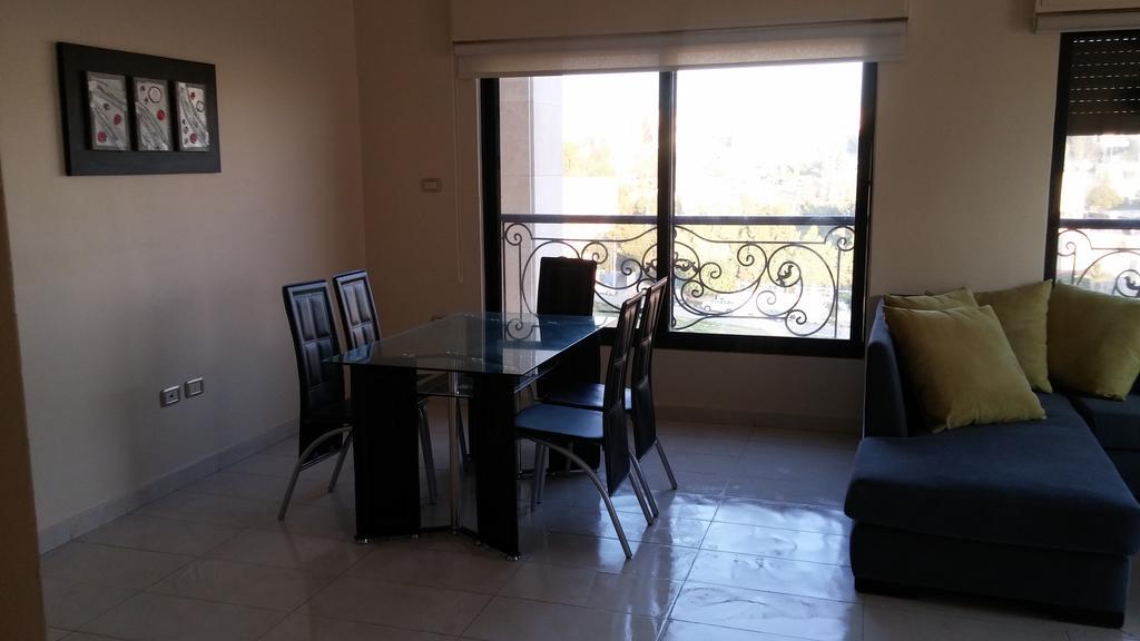 Cozy Dair Ghbar Apartment Amman Eksteriør billede