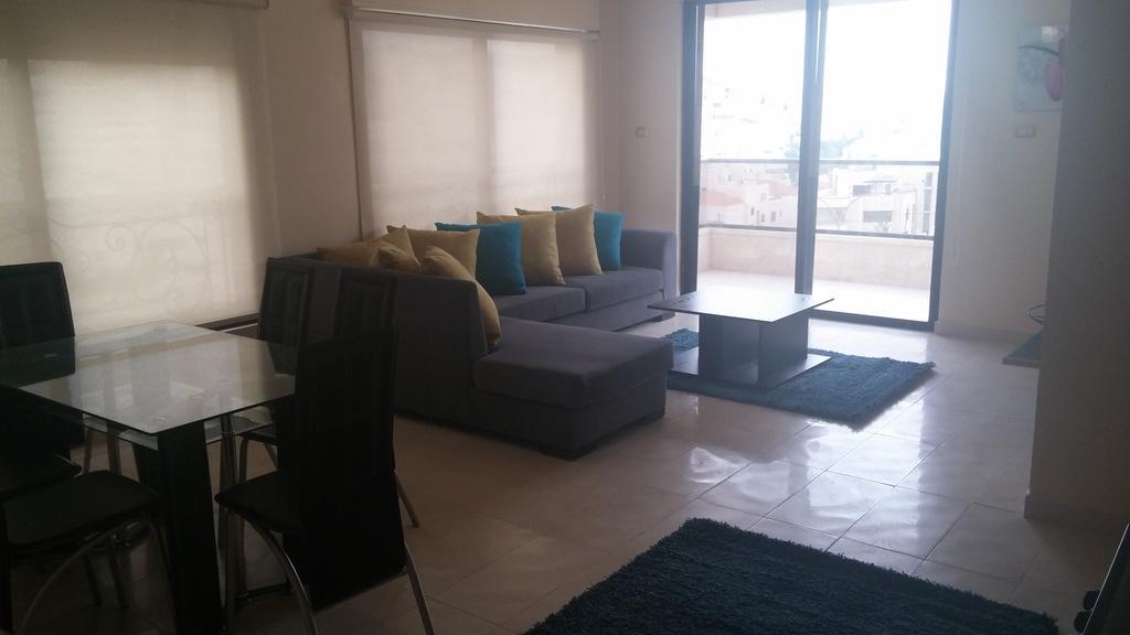 Cozy Dair Ghbar Apartment Amman Eksteriør billede