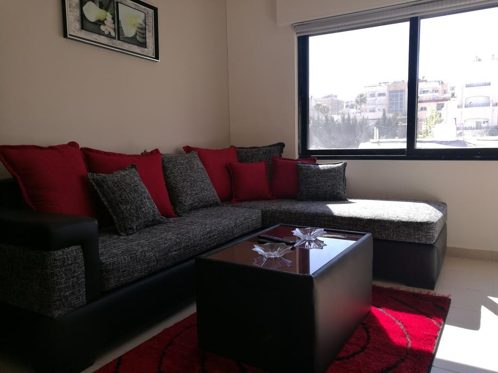 Cozy Dair Ghbar Apartment Amman Eksteriør billede